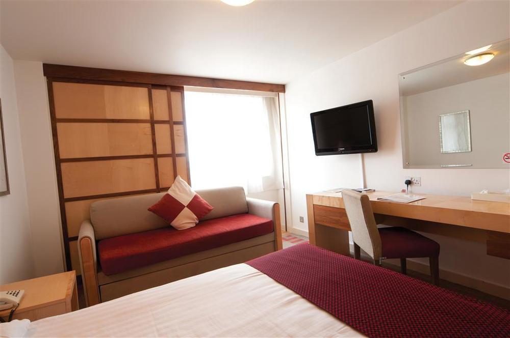 The Bell Hotel Έπινγκ Δωμάτιο φωτογραφία