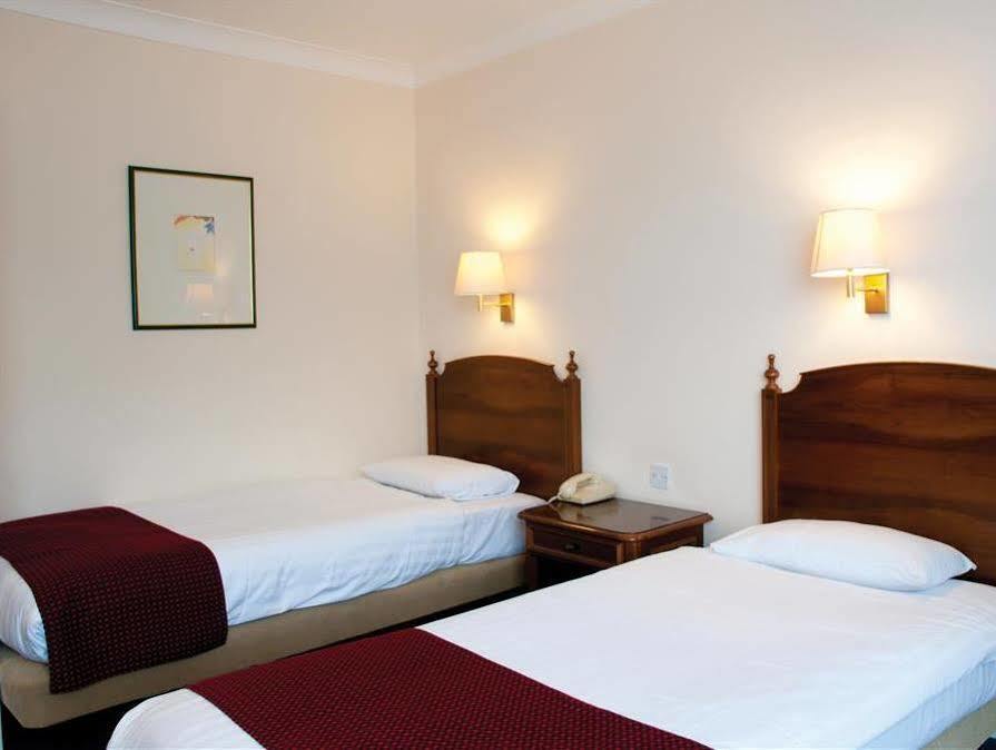 The Bell Hotel Έπινγκ Εξωτερικό φωτογραφία