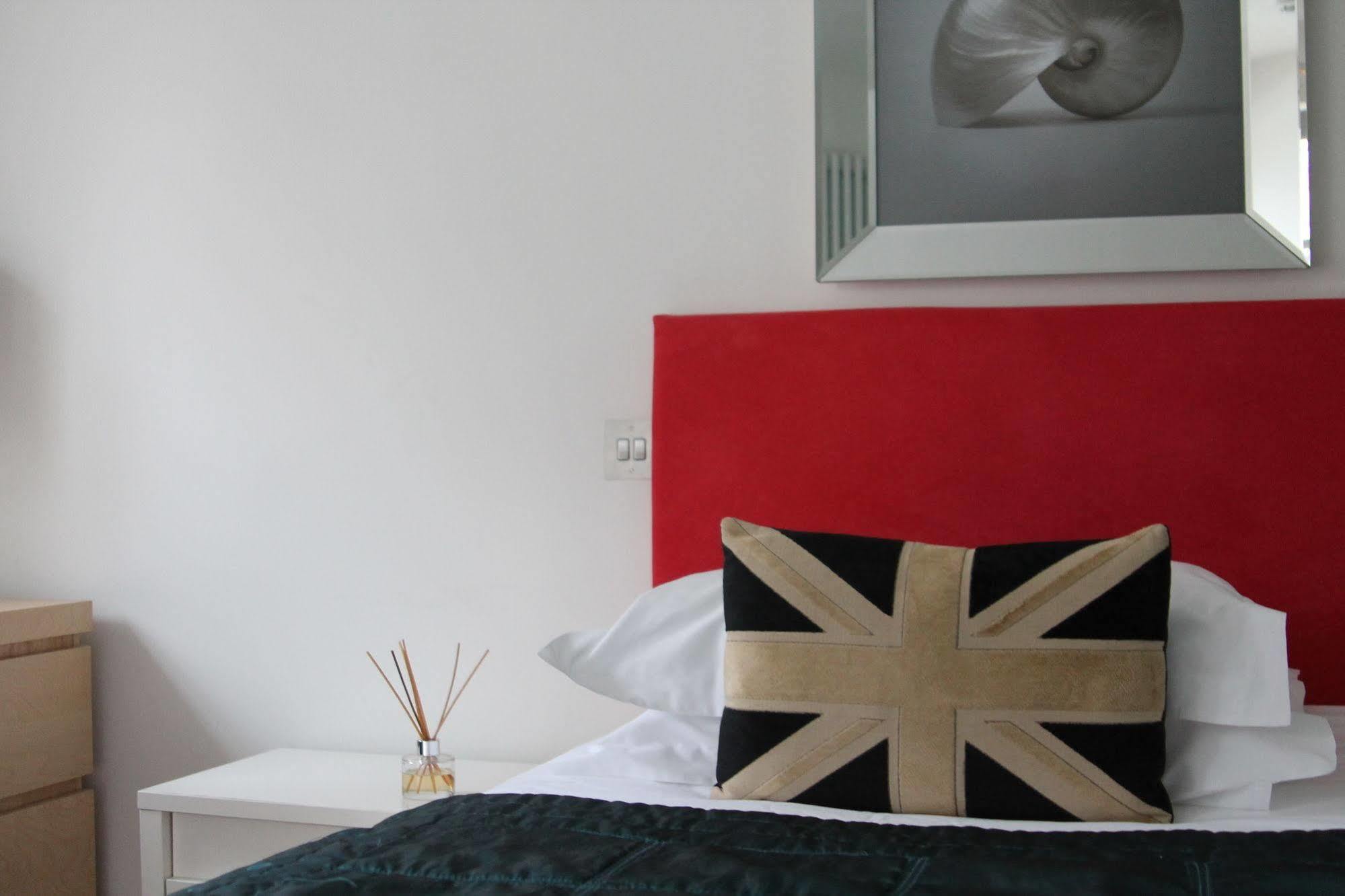 The Bell Hotel Έπινγκ Εξωτερικό φωτογραφία
